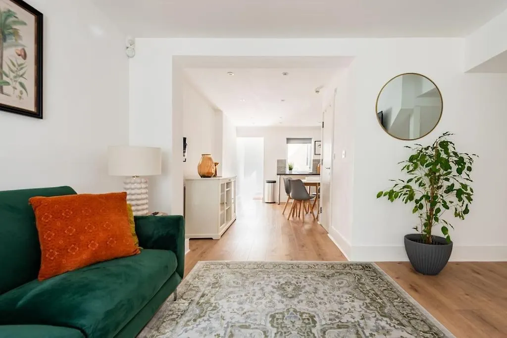 2Bd Mews House, Wanstead Villa London Holiday home