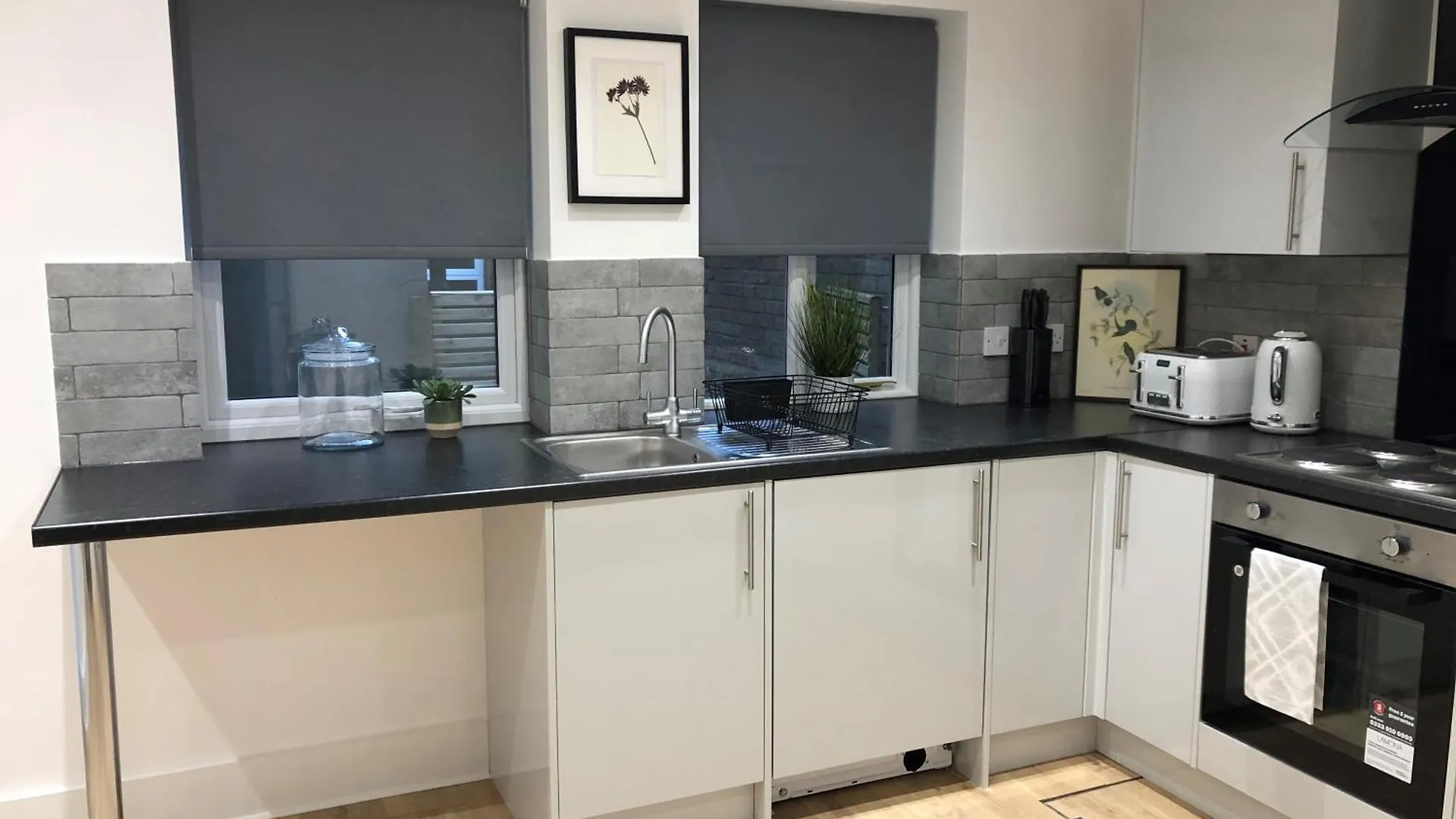 2Bd Mews House, Wanstead Villa London 0*,  United Kingdom